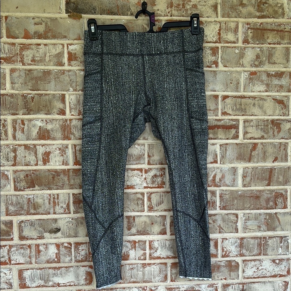 Lululemon Athletica Black and White Ankle Leggings